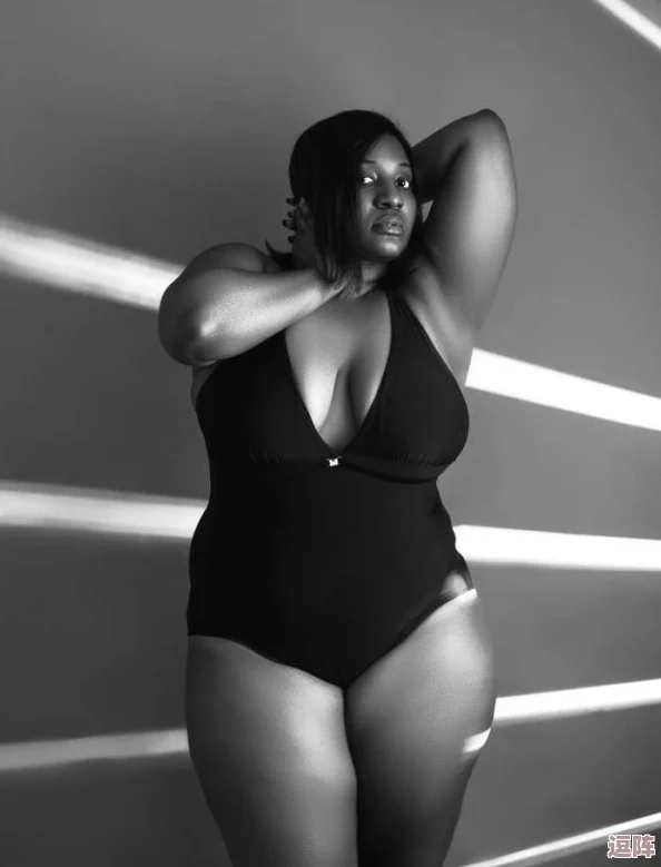 肥女巨肥BwwBwwB88HD:揭示胖女人的身体美学和自信心 肥女巨肥BwwBwwB88HD:揭示胖女人的身体美学和自信心