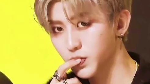 男人的坤坤占了女人的坤坤:探讨性别角色在社会中的影响和转变 男人的坤坤占了女人的坤坤:探讨性别角色在社会中的影响和转变