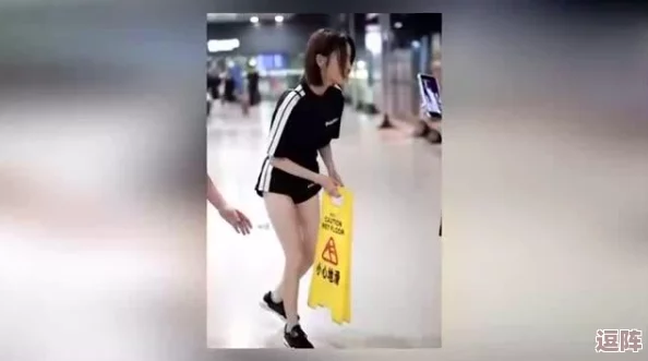 黑土腿法娴熟脚法，网友称赞：这技巧真是太厉害了，简直让人目不暇接，想学的心情更加强烈！