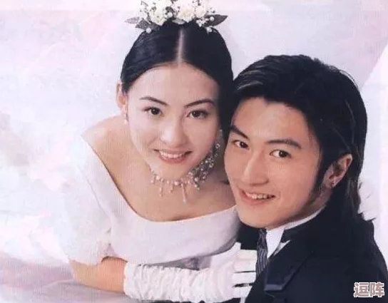 XXXX张柏芝ⅩXXXX：网友称其为＂岁月静好＂，称赞其优雅气质与出众才华令其依然闪耀。